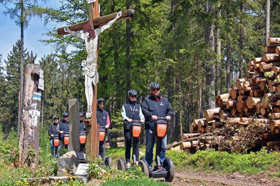 Kastel Kreuz im Dunkelsteinerwald, Pilgerwegkreuzung